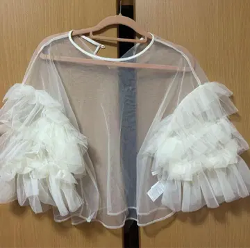 프릴 달린 튤 상의 KBF