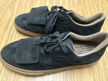 블랙 스웨이드 스니커즈 벨크로 포함