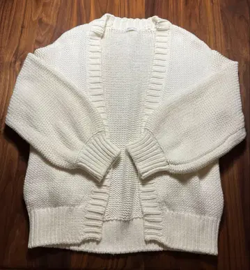 화이트 니트 긴팔 가디건