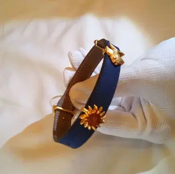 레어 랑콤 블루 가죽 골드 참 네이비 테마 팔찌