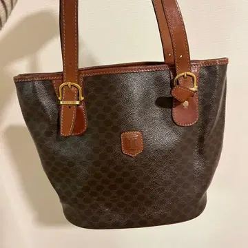 브라운 도트 패턴 가죽 핸드백