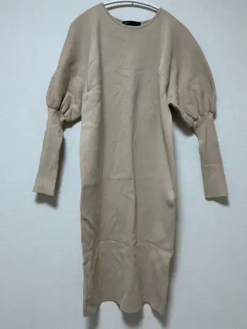 NOBLE 벌룬 슬리브 원피스