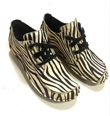 미사용 새상품! Clarks 제브라 패턴 스니커즈 애니멀 송치 25.5