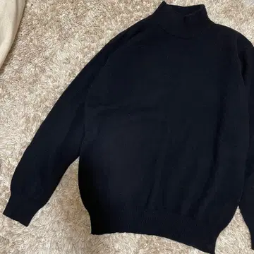 [새상품급] 블랙 캐시미어 혼방 터틀넥 스웨터 L 사이즈