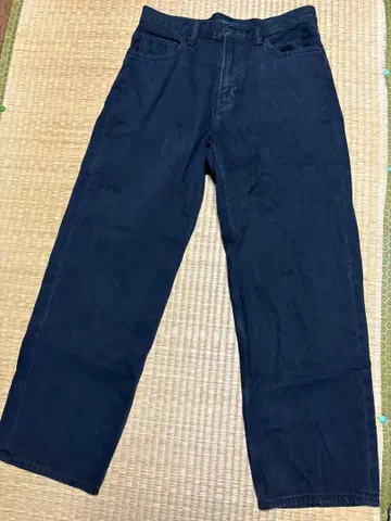 유니클로 와이드 스트레이트 청바지 블랙 사이즈 32