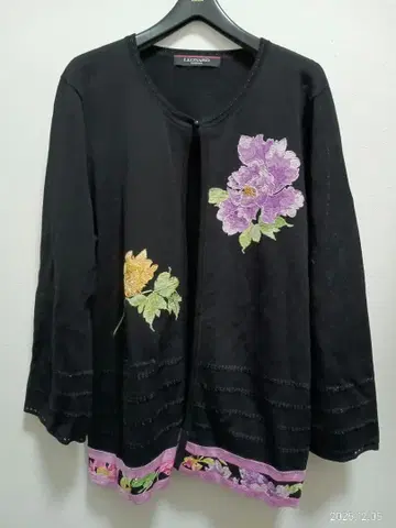 새상품급 레오나르 실크 혼방 가디건 LL