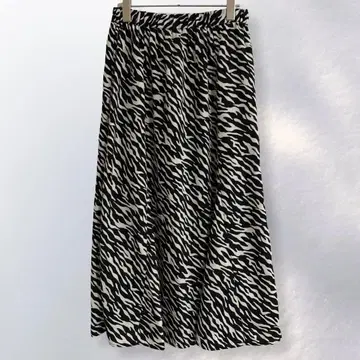 지유 GU 제브라 패턴 플레어 롱 스커트 허리밴딩 귀여운 L [ c65