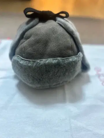 arche 플라이트 캡 그레이 (무스탕)