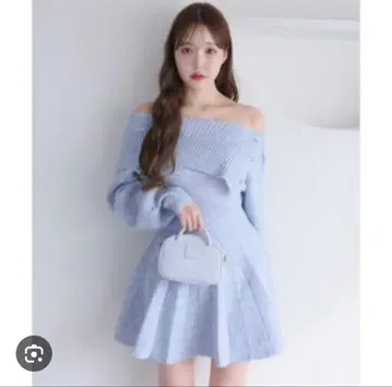 오프숄더 라이트 블루 니트 원피스