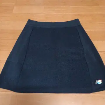 뉴발란스 블랙 스커트