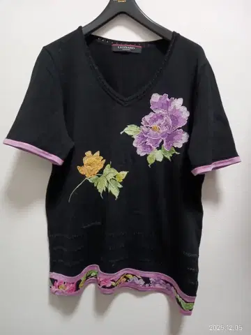 새상품급 레오나르 반팔 니트 LL