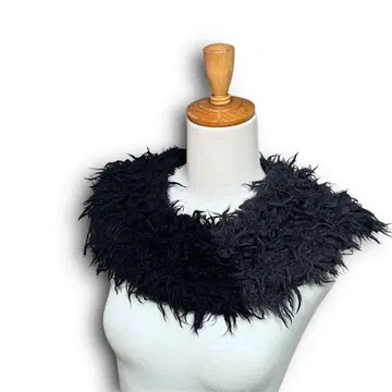 LAD MUSICIAN Fur muffler