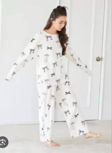 gelato pique 젤라또피케 젤라피케 리본 무늬 풀오버