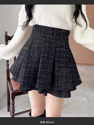 INGNI [WEB 한정판] 트위드 턱 미니 플레어 스커트 블랙