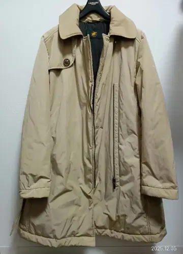 컨디션 최상 헌팅월드 충전솜 코트 42