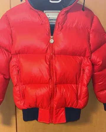 MONCLER 다운 자켓 빨간색 한계 가격