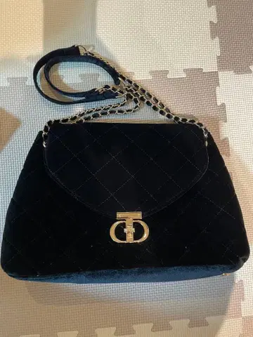 블랙 벨벳 숄더백