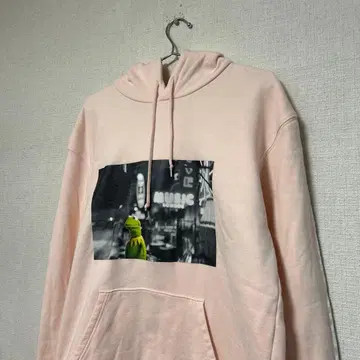 초레어 디자인 Whiteland kermit 후드티 개구리 핑크