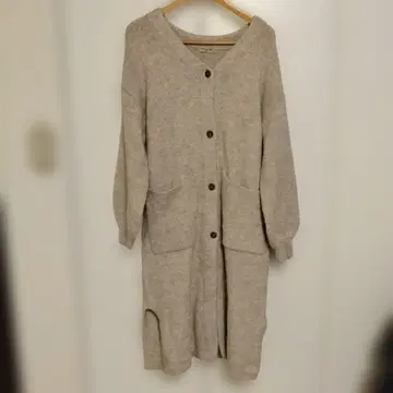 베이지 V넥 가디건