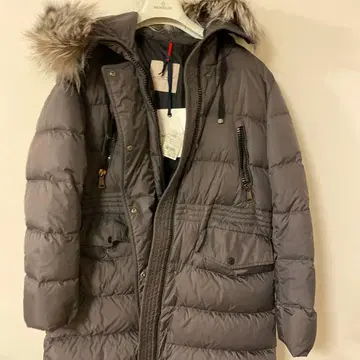 MONCLER 그레이 다운 자켓 02