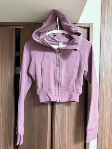 룰루레몬 후드 부착 크롭 후드티 사이즈 4