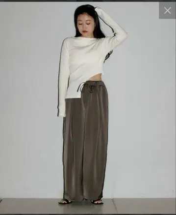 차오패닉 티피 [ yomo 기획 ] 루즈 광택 세련 새틴 팬츠