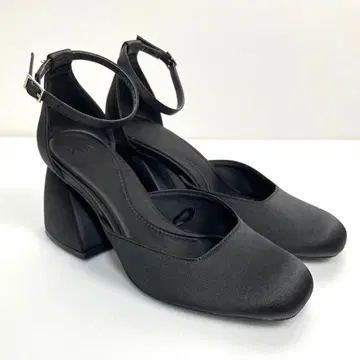 ZARA 블록 힐 슈즈 스퀘어 펌프스