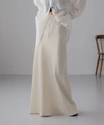 로리즈팜 스트레치 새틴 스커트 S 사이즈