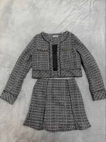 LIP SERVICE 트위드 셋업 자켓+스커트 새상품급