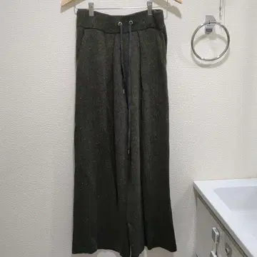 컨디션 최상 이치 each 다크 그린 니트 와이드 팬츠