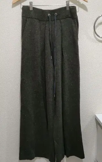 컨디션 최상 이치 each 다크 그린 니트 와이드 팬츠