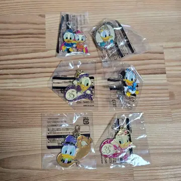 도쿄 디즈니 리조트 핀 배지 도날드 데이지