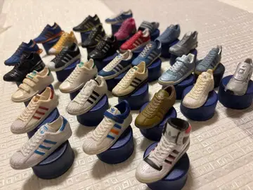 PEPSI: adidas 스니커즈 병뚜껑