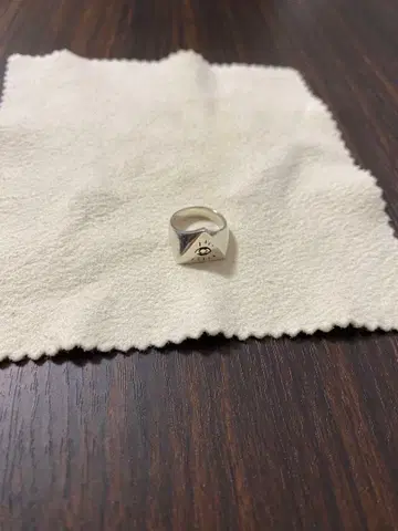 픽서 이르미나티 아이즈 반지