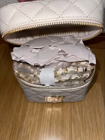 D 브랜드 아이보리 퀼팅 백