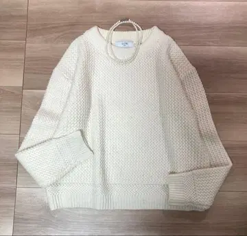 새상품급 슬로브 이에나 풀오버 디자인 니트 아이보리