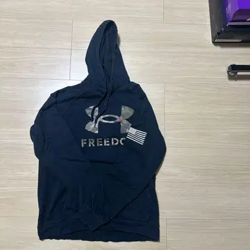 Under Armour 카모플라쥬 로고 후드티