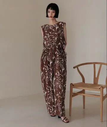 새상품 브라운 꽃무늬 백 오픈 올인원 프리 사이즈