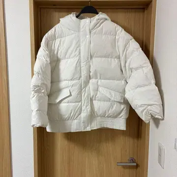 GAP 화이트 다운 자켓 L 사이즈
