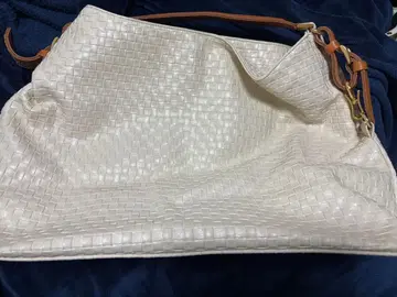 화이트 뜨개질 디자인 숄더백