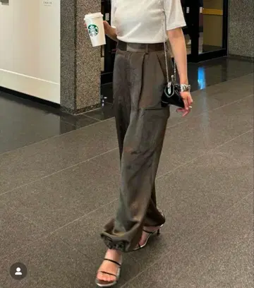 새상품급 빈티지풍 새틴 카고 팬츠 (현행 판매품)