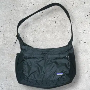 Patagonia 라이트웨이트 트래블 쿠리에 메신저 백 단종