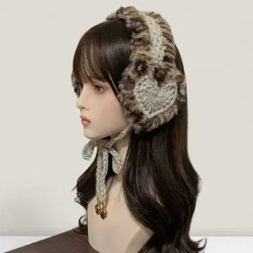 핸드메이드 귀도리 하트 디자인 베이지 레오파드 무늬 니트