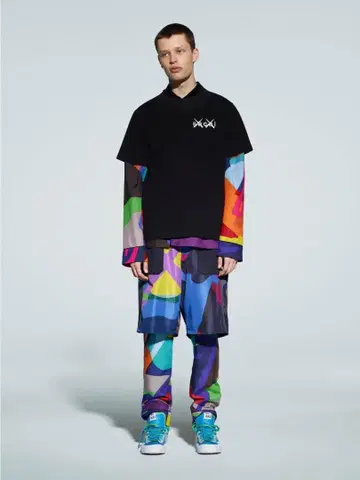 sacai x KAWS Embroidery T-Shirt [사이즈 3]