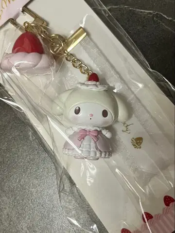새상품 마이멜로디 키링 (딸기 휘핑 케이크)
