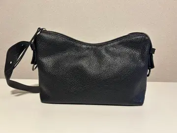 블랙 가죽 숄더백