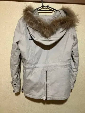 d.i.a 베이지 모즈 코트