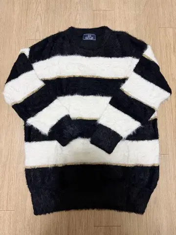 새상품급 Rady 니트 블랙 화이트 스트라이프