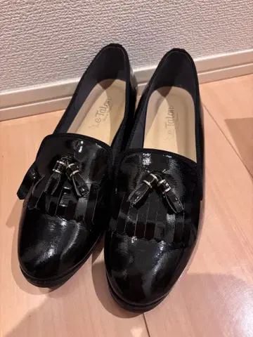 르 탈롱 블랙 프린지 로퍼