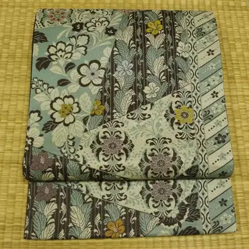 지극색과 우라하색에 초화의 직조 캐주얼 오비